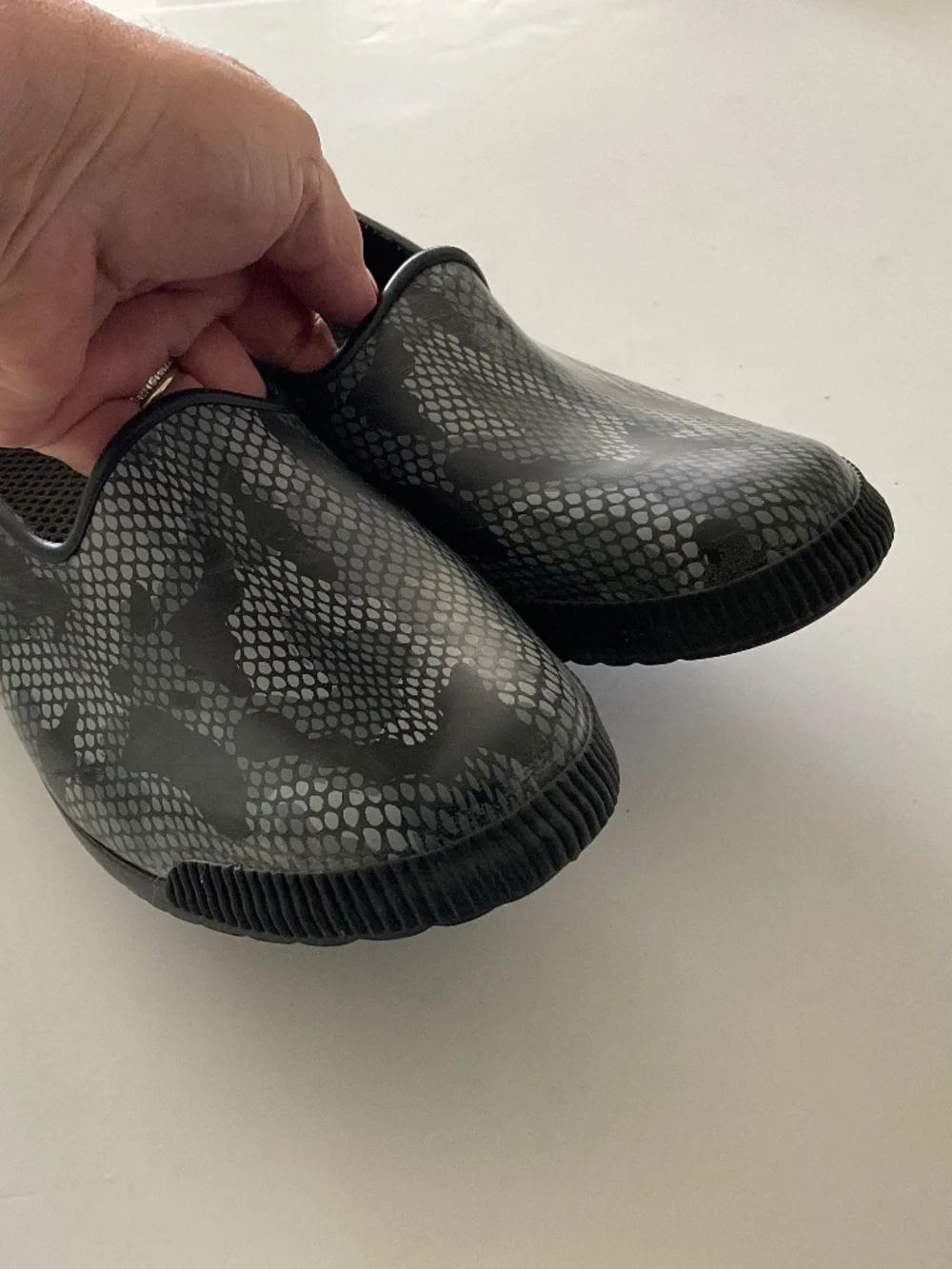 COUGAR Rain /Gardening Waterproof Loafers Grey Snake Print Size 9
